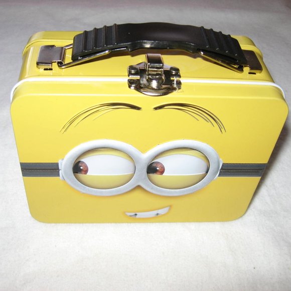 Minions Metal Lunch Box Size 5 1/2 x 4 x 2 1/2" NWT - Picture 2 of 6